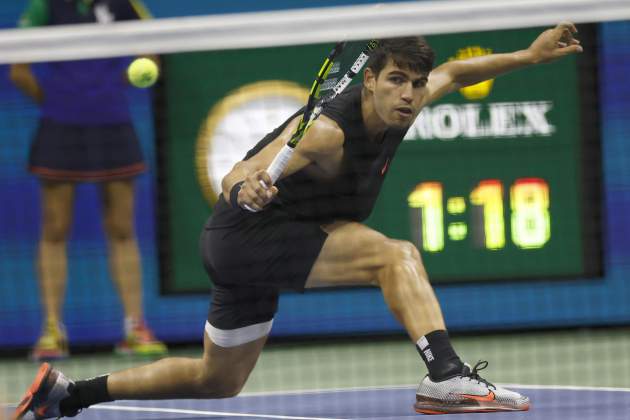 Carlos Alcaraz derrota Le Tú en primera ronda del US Open / Foto: EFE Carlos Alcaraz derrota Le Tú en primera ronda del US Open / Foto: EFE