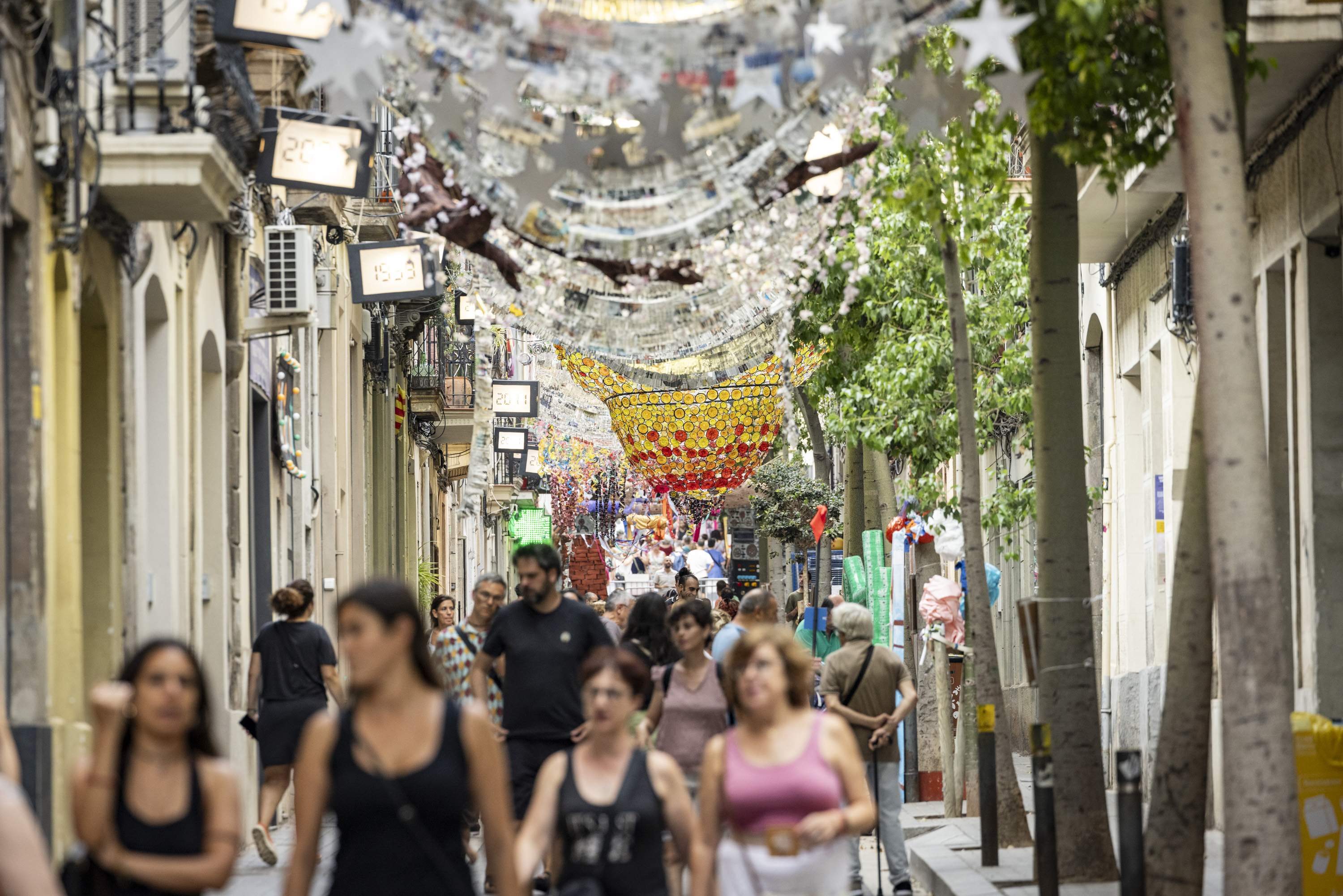 Carrers guarnits festes de sants 2024 / Foto: Carlos Baglietto