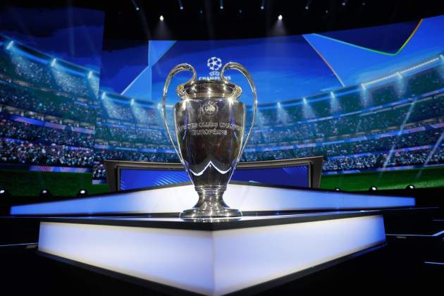 Trofeo de la Champions League durante la gala del sorteo / Foto: EFE Trofeo de la Champions League durante la gala del sorteo / Foto: EFE