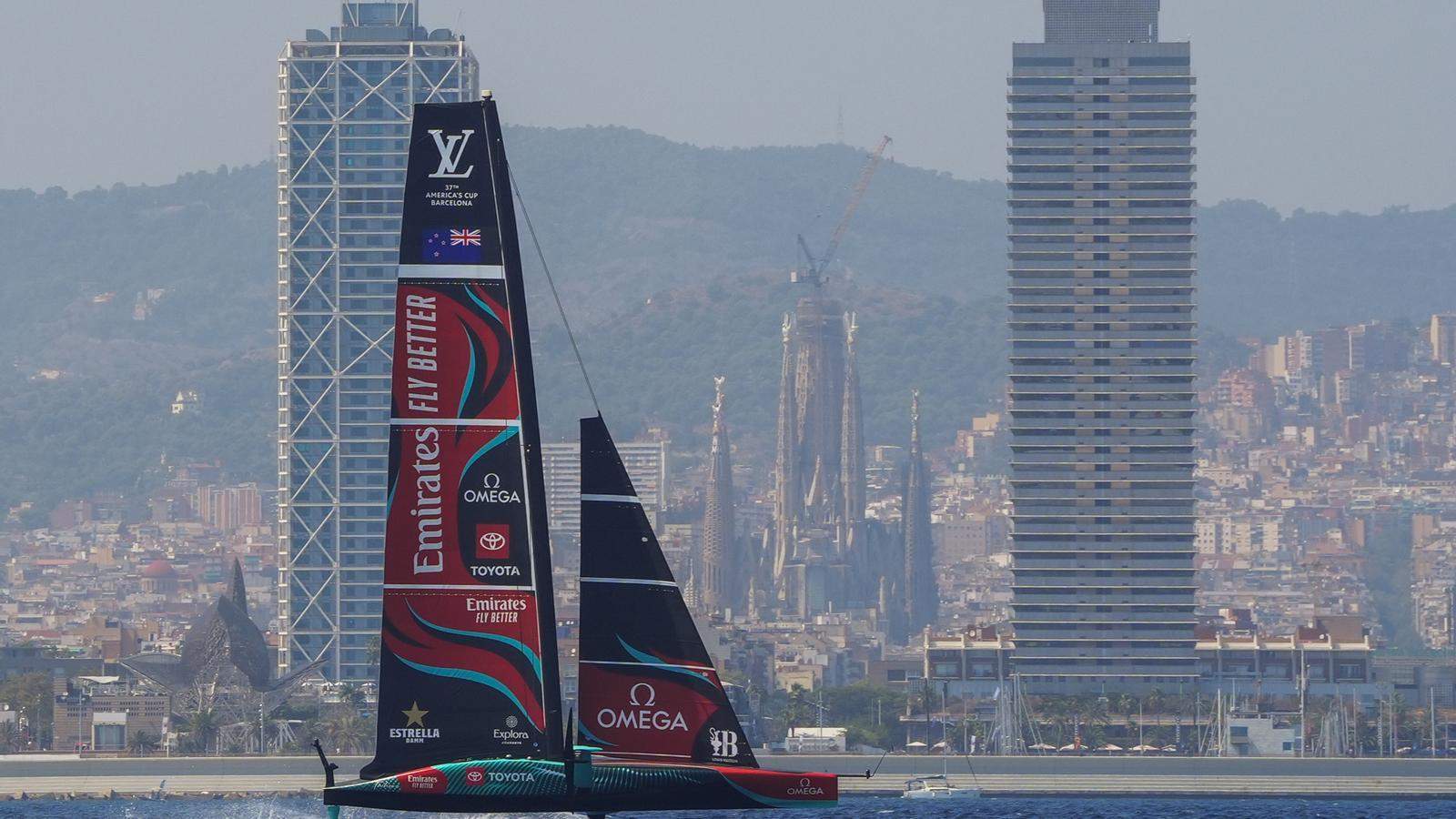 Els dispositius de vigilància intercepten sis vols irregulars de drons prop de les regates de l'America's Cup