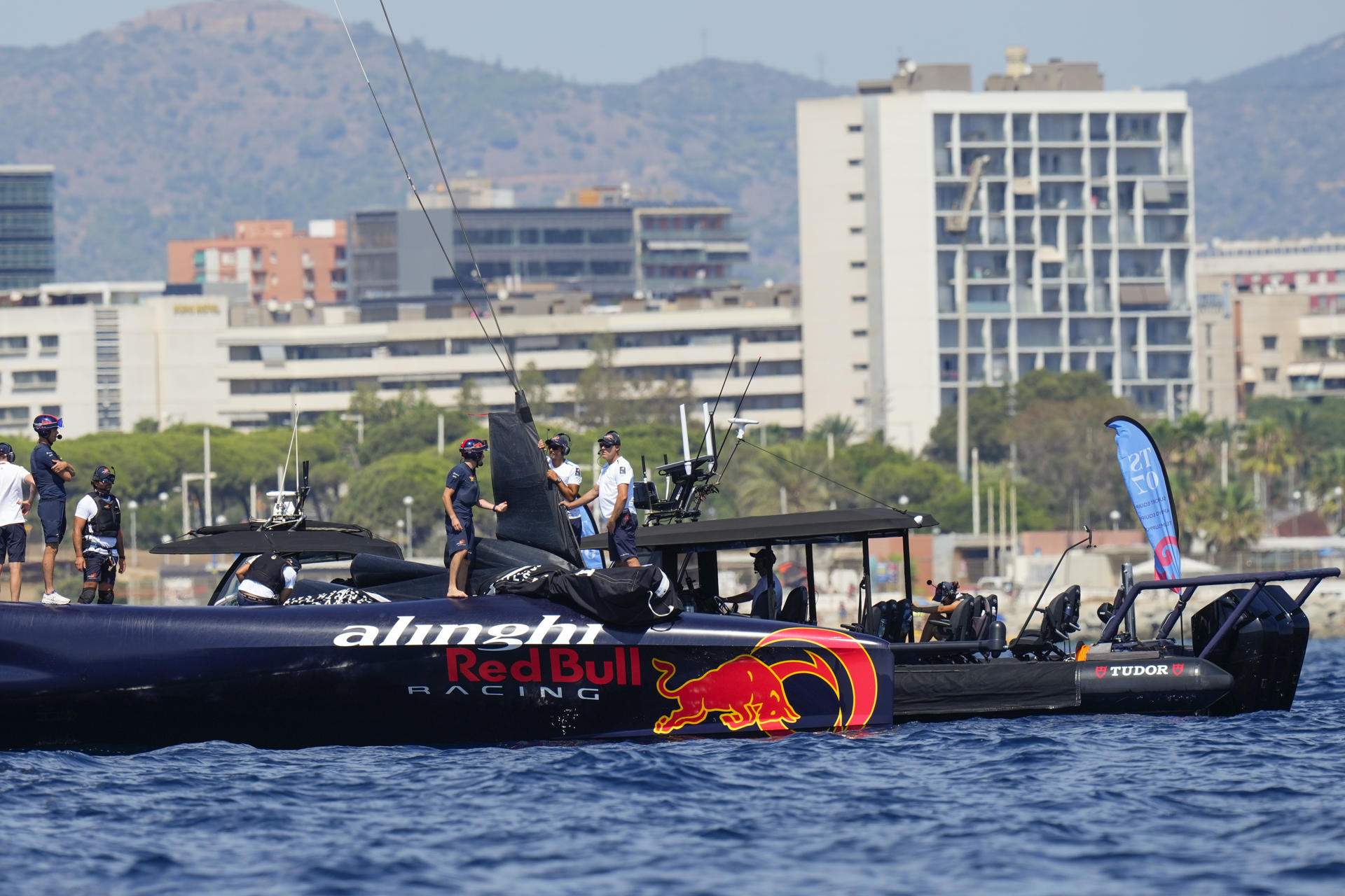 La retirada dels kiwis i el vent protagonitzen el dia dos del Round Robin