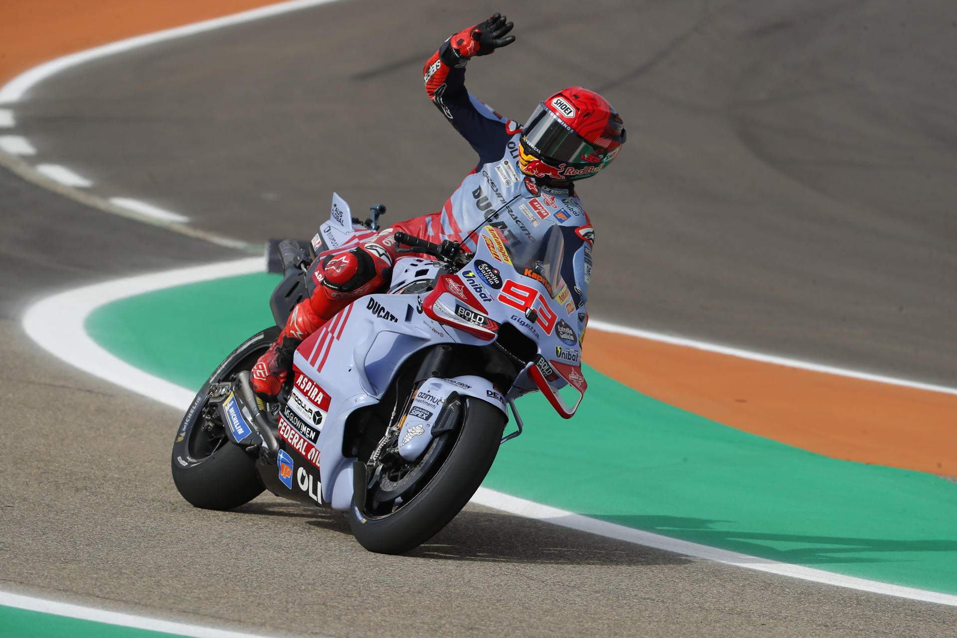 Marc Márquez vuelve a ganar 1.042 días después en la sprint del GP de Aragón