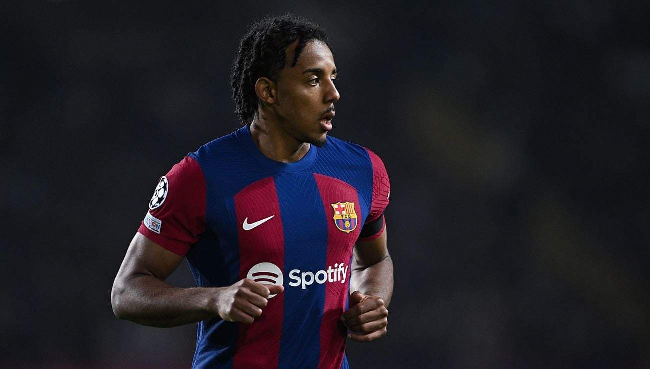 Koundé y Balde, lío mayúsculo en el Barça, Flick se lo dice a Deco