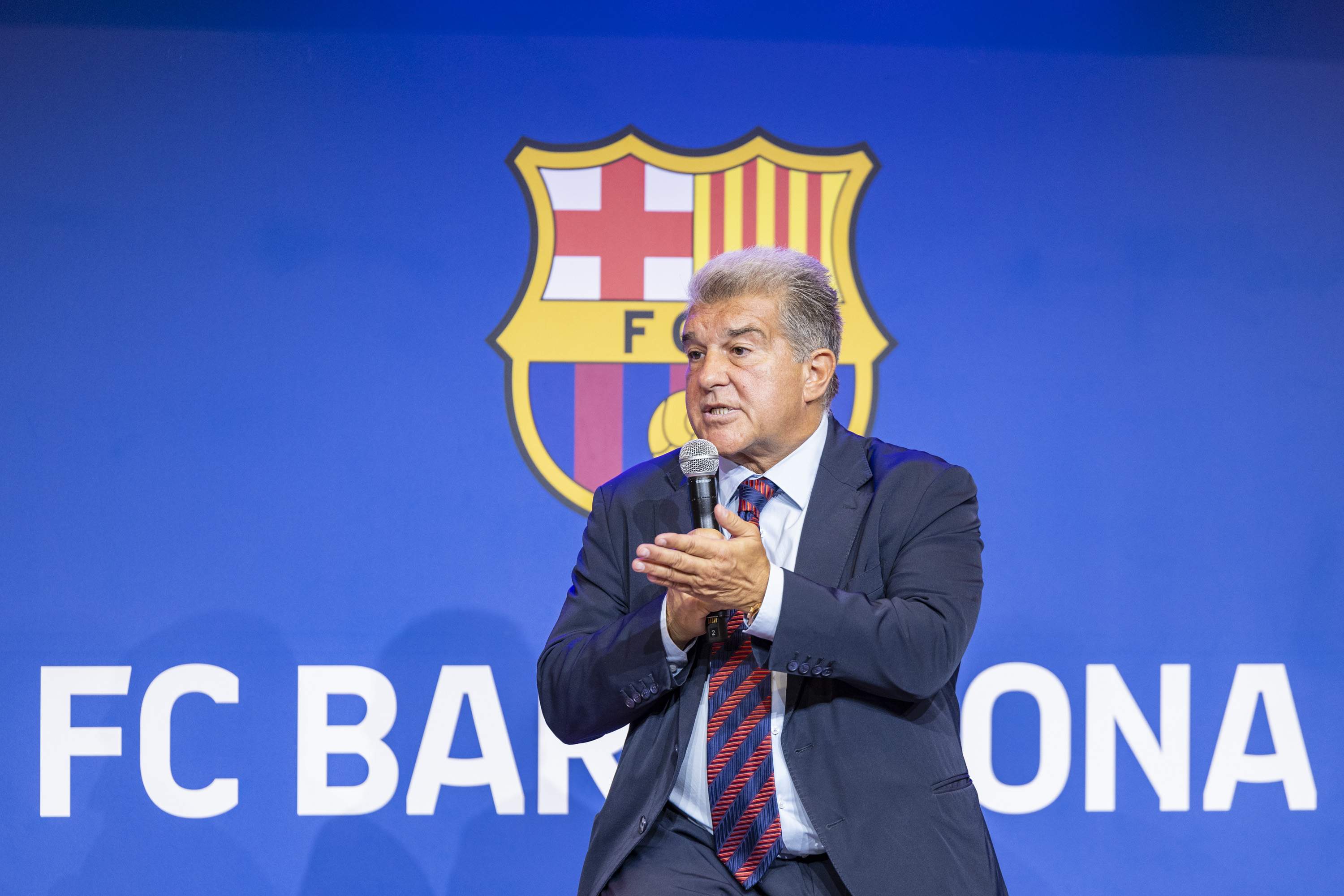 Joan Laporta lo consigue, firma un nuevo contrato con el Barça y tiene próximo objetivo