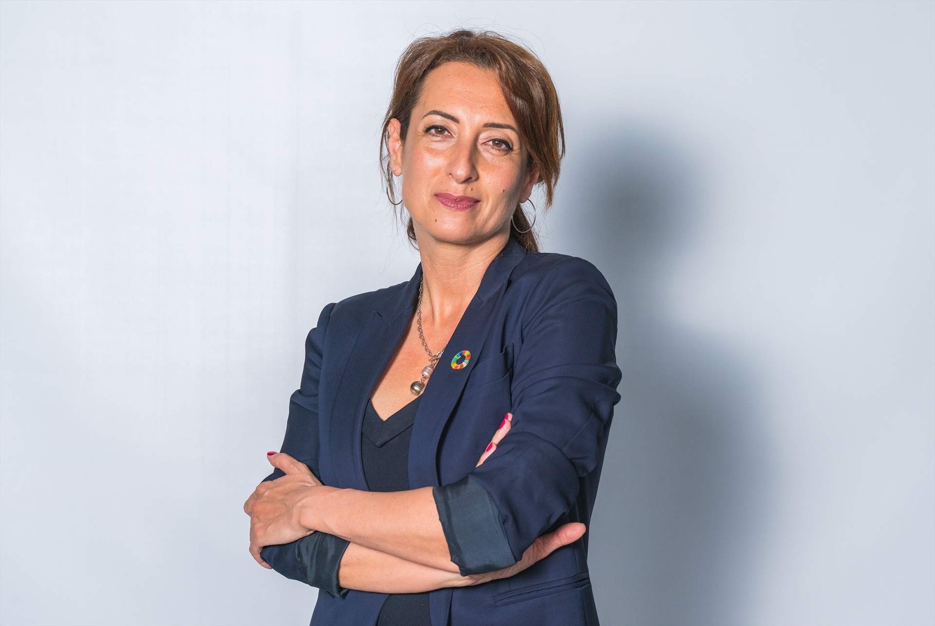 Una empresa contrata a la pareja de Albares tras recibir 111 millones de euros de fondos públicos