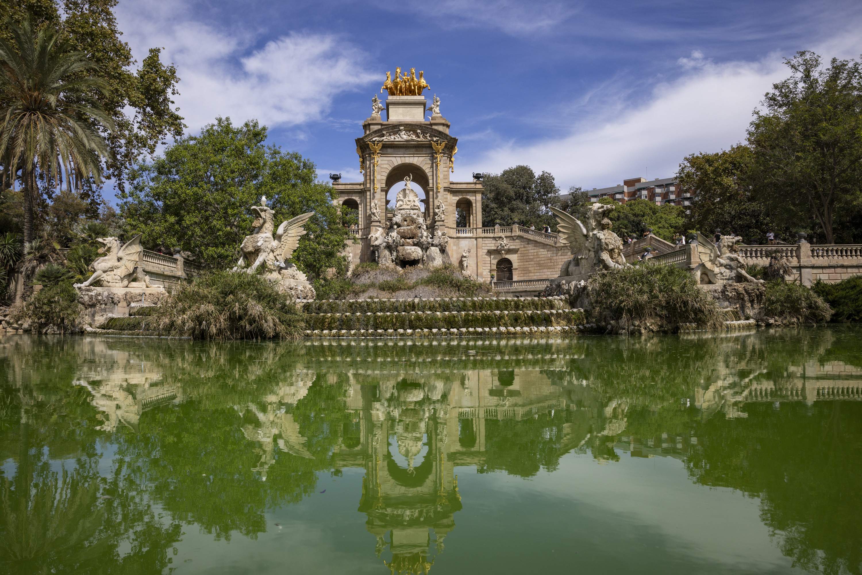 Troben mort un sensesostre de 26 anys al parc de la Ciutadella