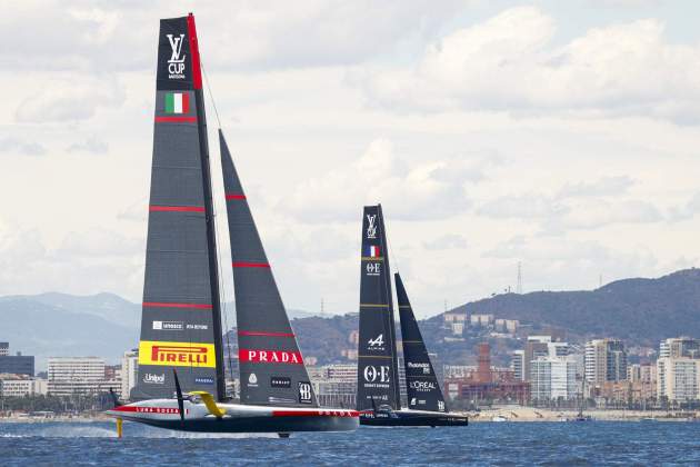 Lluna Rossa Prada Pirelli davant l'Orient Express Racing a la Copa Amèrica / Foto: EFE Lluna Rossa Prada Pirelli davant l'Orient Express Racing a la Copa Amèrica / Foto: EFE