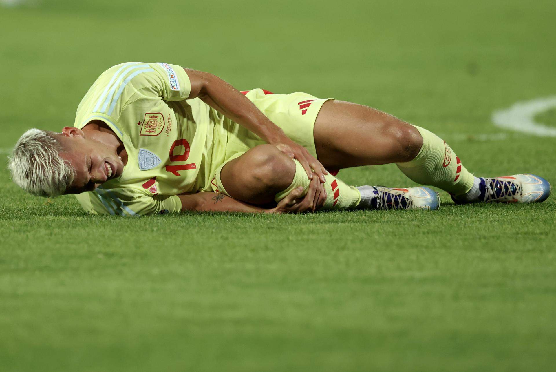 El Barça respira tranquil amb Dani Olmo: la seva lesió és només un cop