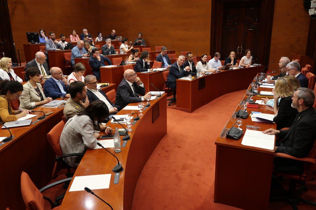 Unionistes i comuns forcen la comissió sobre el suposat espionatge polític