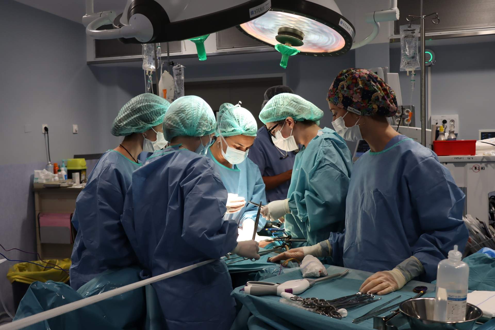 Gairebé el 60% dels oncòlegs europeus pateixen desgast professional i el 38% es planteja deixar la professió