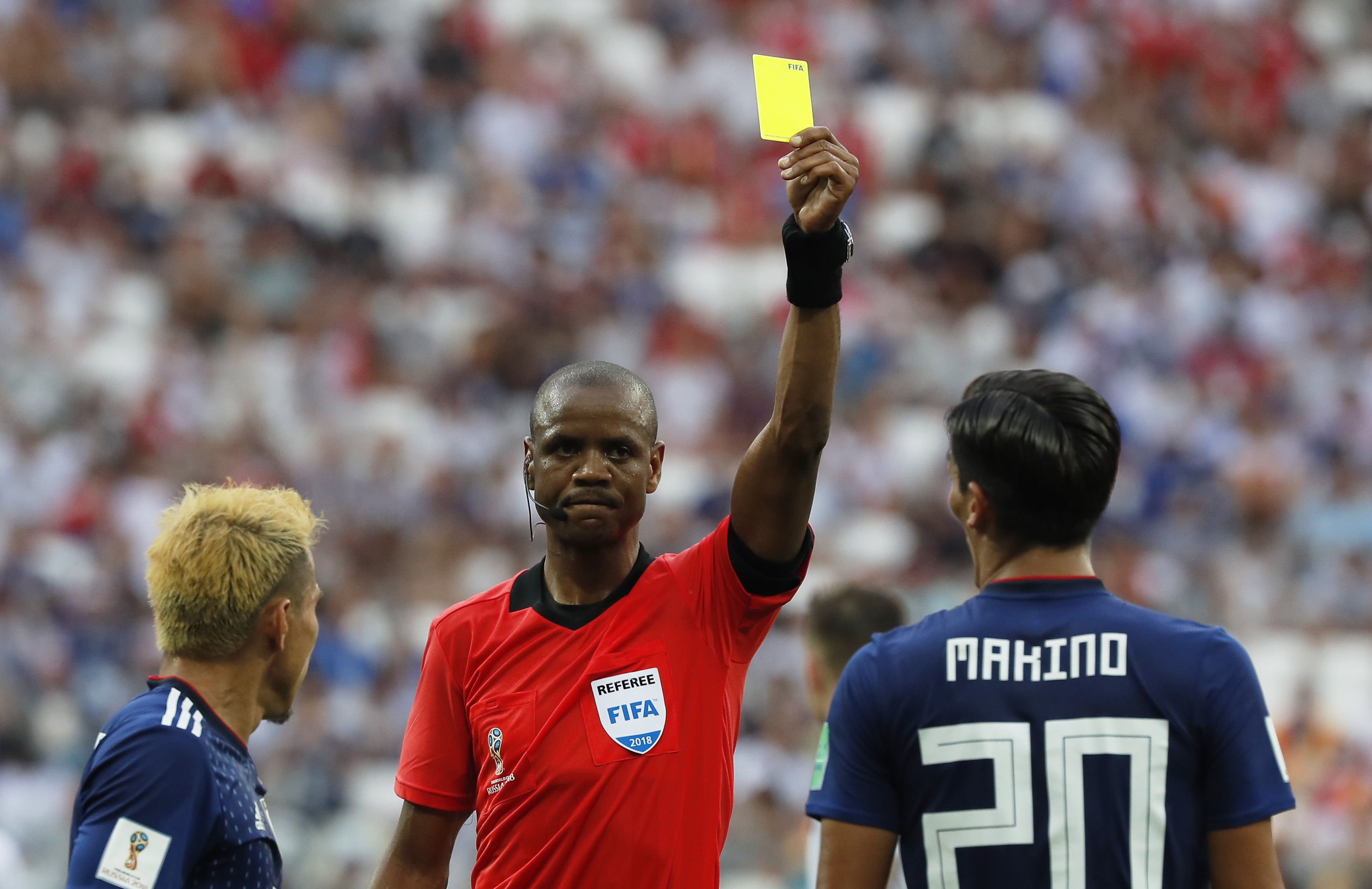 Las tarjetas salvan a Japón (0-1)