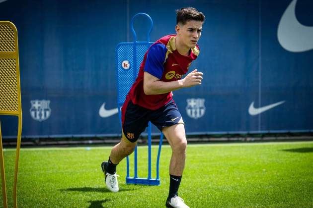 Gavi durante un entrenamiento con el Barça / Foto: FC Barcelona Gavi durante un entrenamiento con el Barça / Foto: FC Barcelona