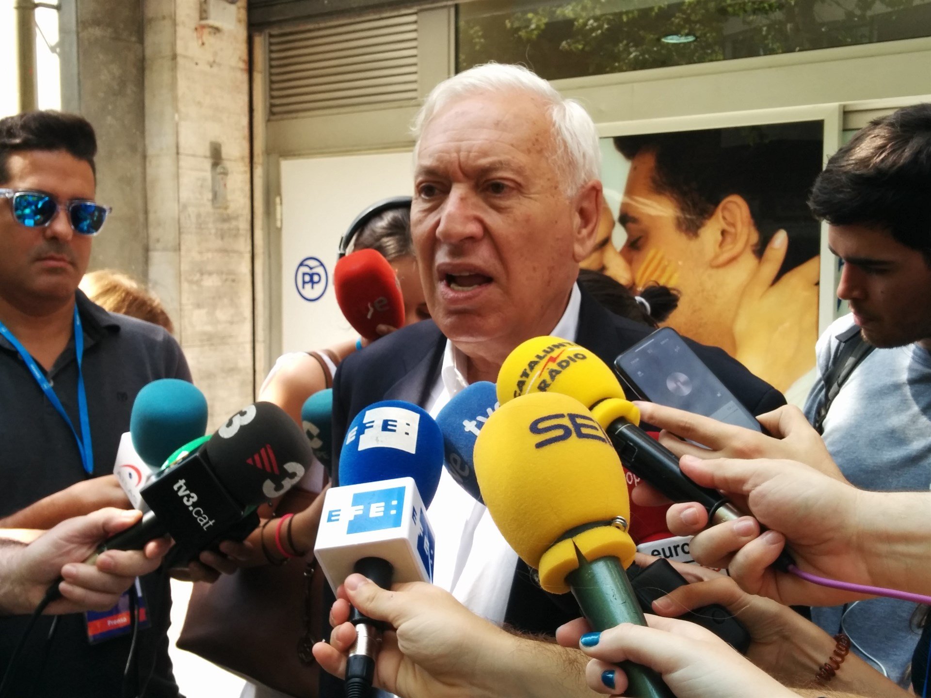 Margallo: "No es pot detenir Puigdemont si ve a Barcelona o Perpinyà"