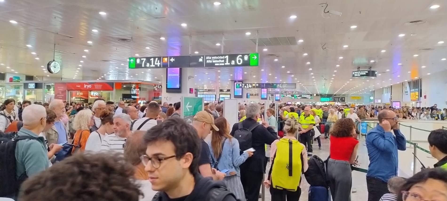 Sants recupera la normalidad después de horas de caos por una incidencia en Can Tunis