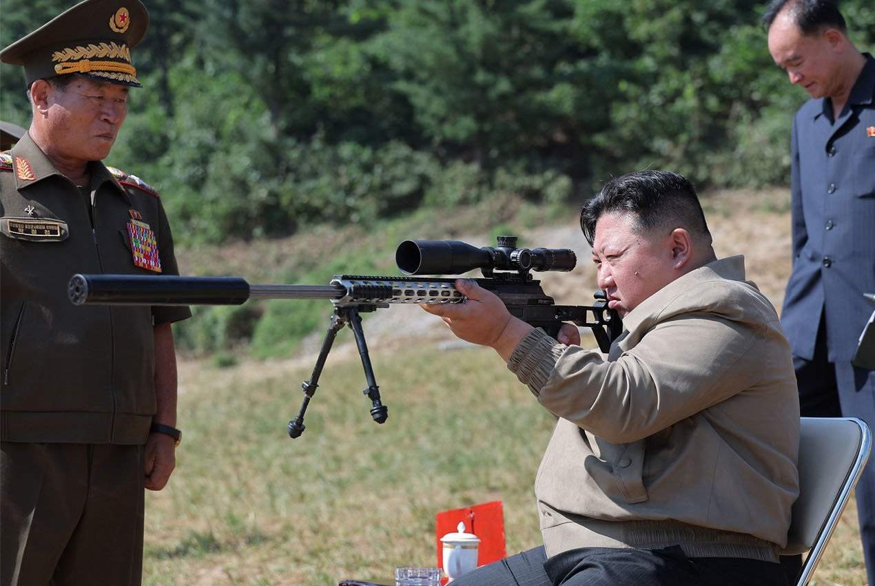 Corea del Nord observa la del Sud i la titlla de dictadura per la llei marcial
