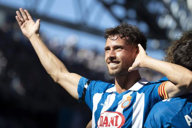 Javi Puado celebra el primer gol de l'Espanyol contra l'Alavès Foto EFE Javi Puado celebra el primer gol de l'Espanyol contra l'Alavès Foto EFE