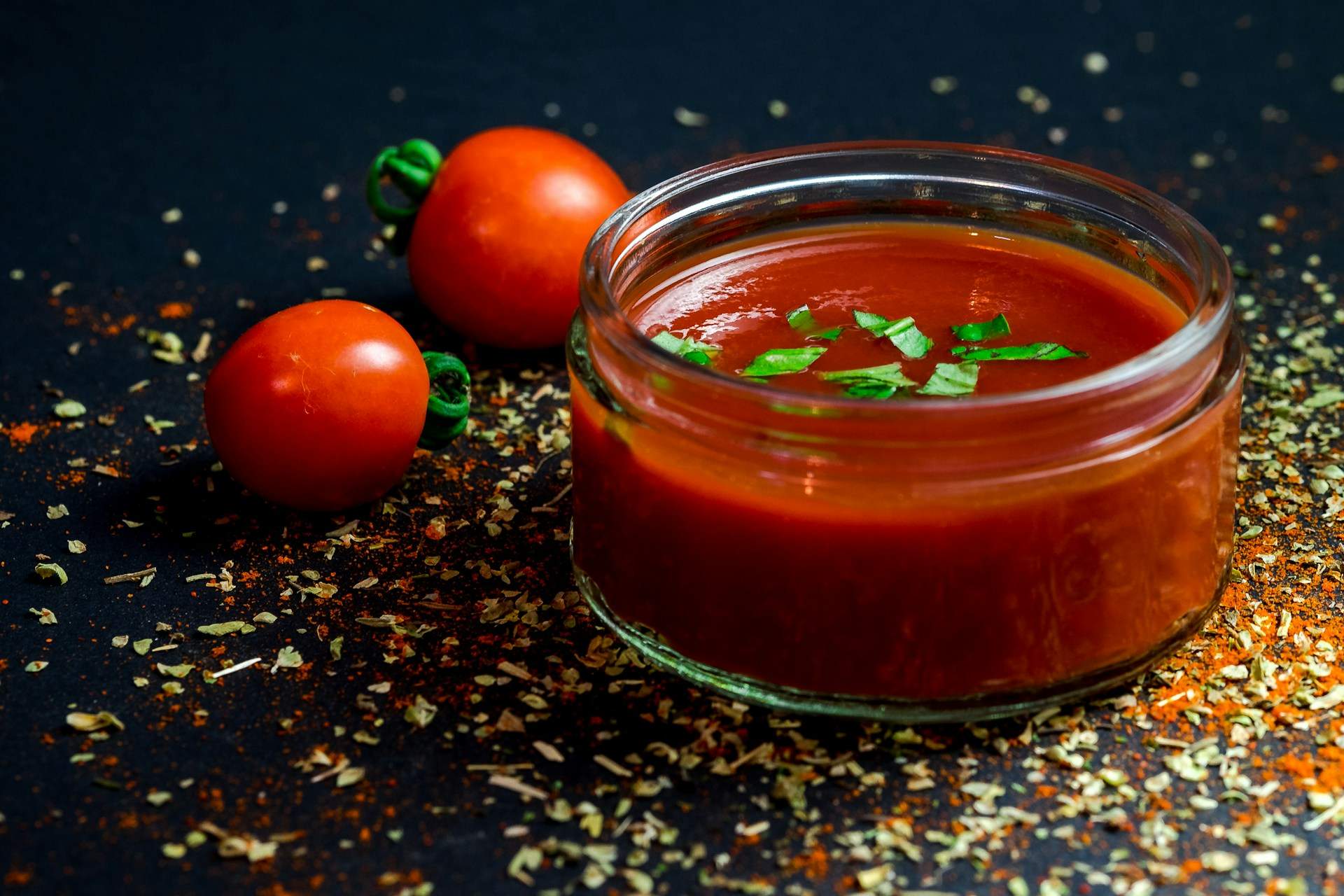 El truco del bicarbonato para mejorar la salsa de tomate: ¿a qué edad te enteraste?