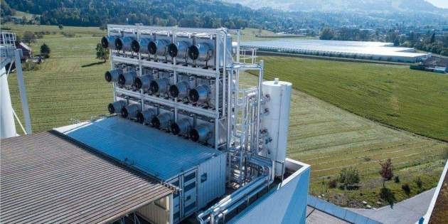  98763289 98599196 10climeworksplantgreenhousebackgroundcopyrightclimeworksphotobyjuliadunlop preview 1