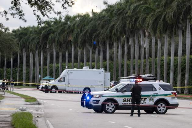 L'exterior del camp de golf de Donald Trump / Foto: EFE L'exterior del camp de golf de Donald Trump / Foto: EFE