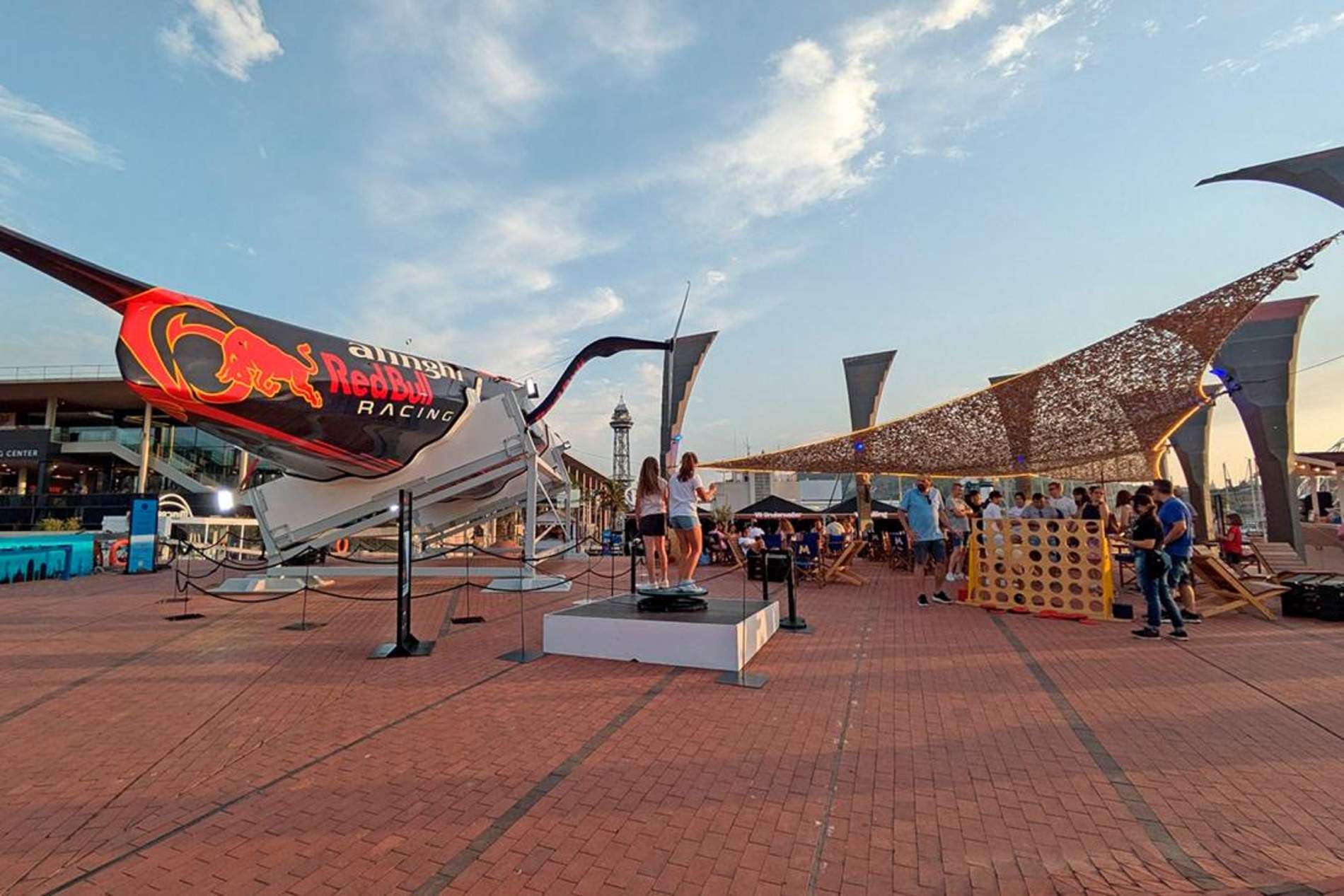 El Port Vell acull un nou espai d’oci i joc familiar de divulgació marítima