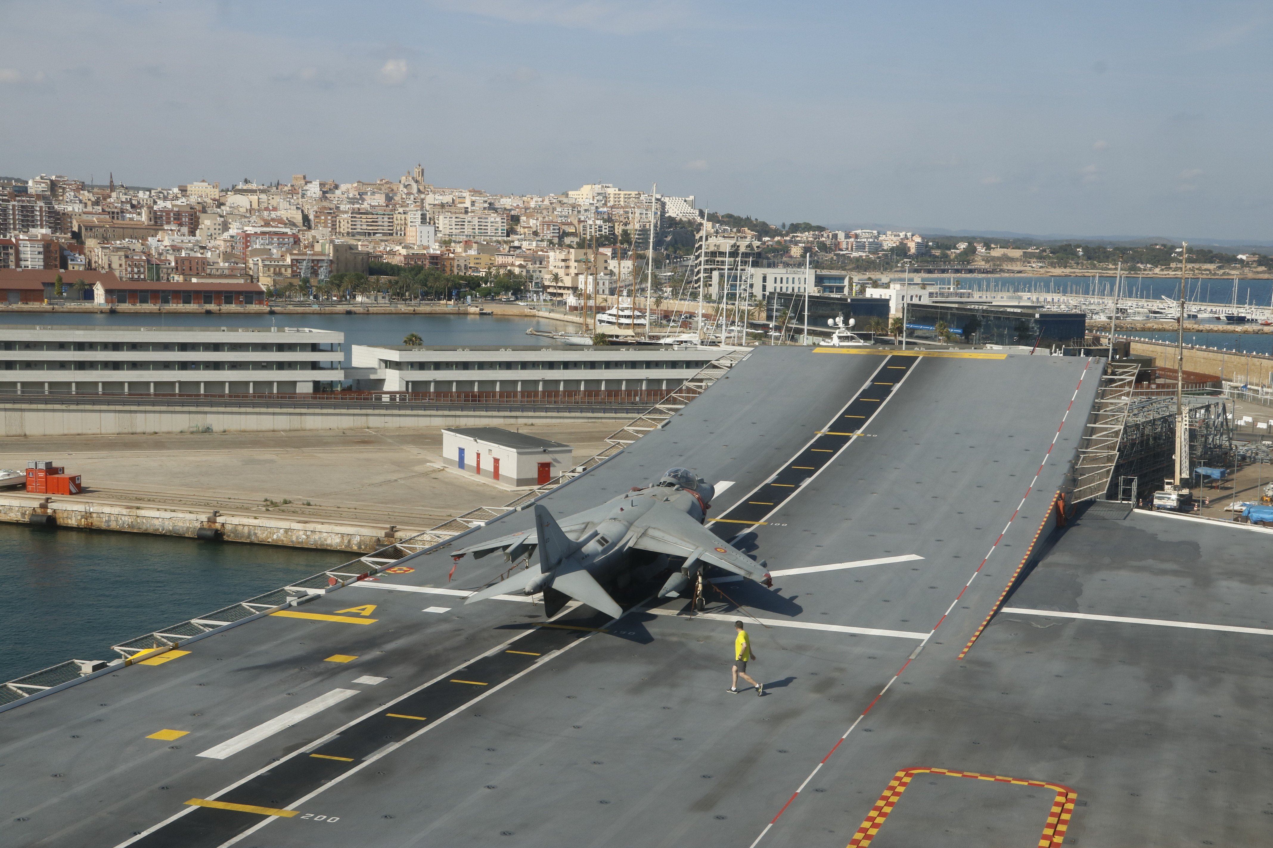 L'Armada desmenteix Ballesteros i diu que va demanar un vaixell militar fa dos anys