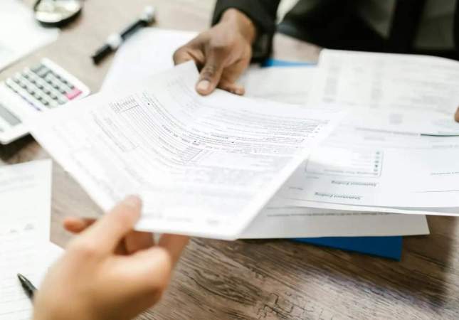 Trámites con Hacienda. Pexels
