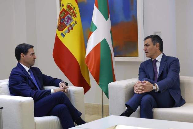 Pradales i Sánchez Moncloa EFE Pradales i Sánchez Moncloa EFE