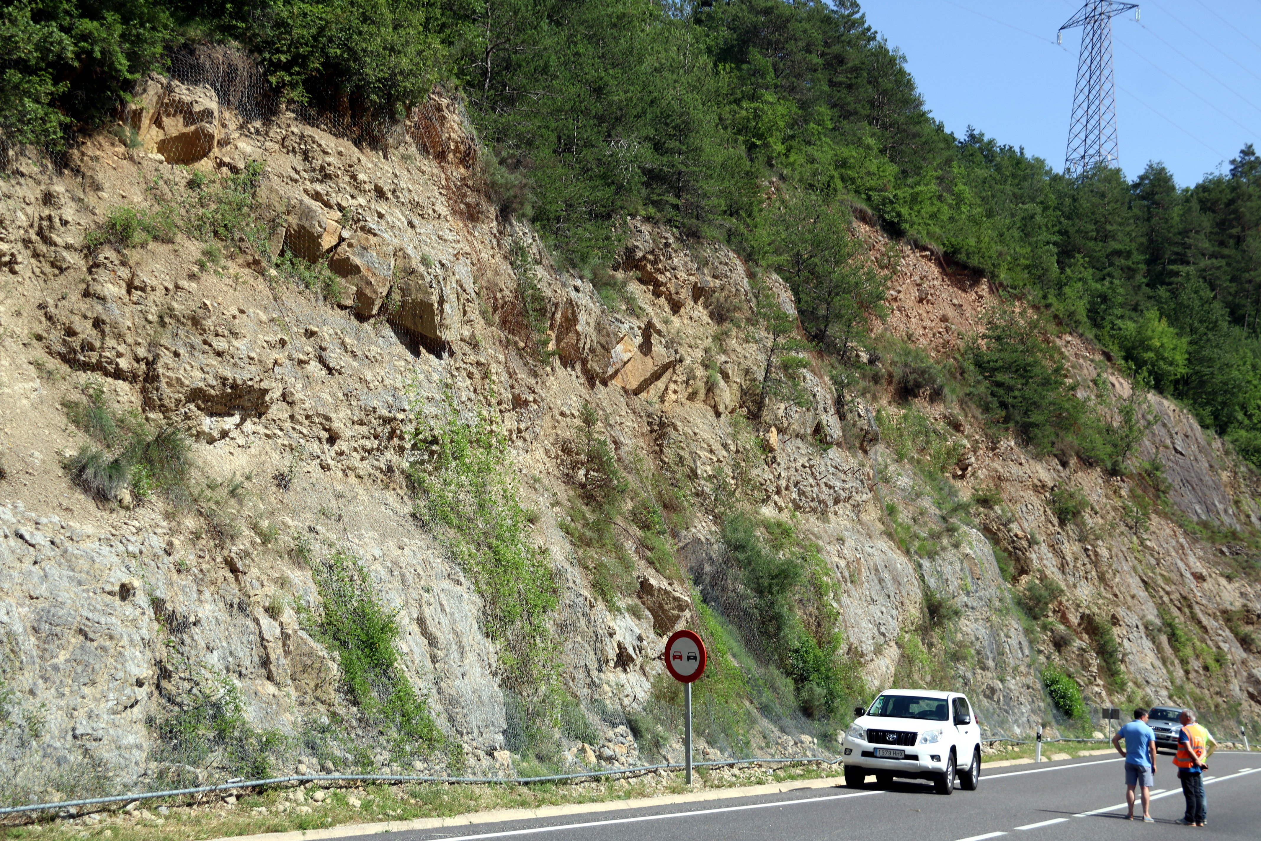 Un mort i tres ferits per una esllavissada de pedres a la C-16 al Berguedà