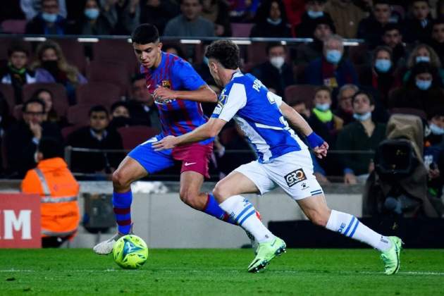 Ilias Akhomach debuta amb el Barça contra l'Espanyol / Foto: FC Barcelona Ilias Akhomach debuta amb el Barça contra l'Espanyol / Foto: FC Barcelona