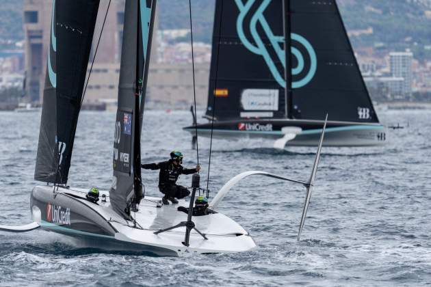 El equipo australiano compitiendo con el Sail Team BCN / Foto: America's Cup El equipo australiano compitiendo con el Sail Team BCN / Foto: America's Cup