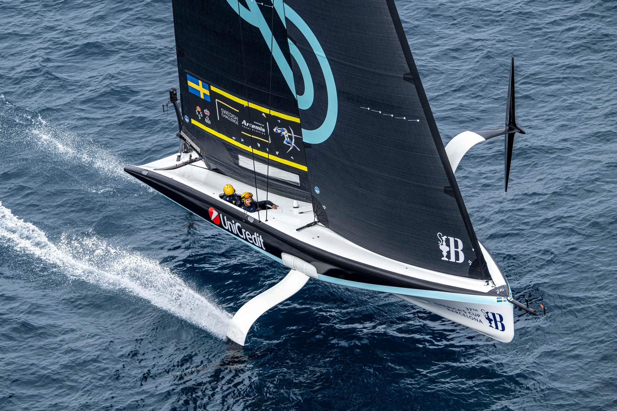 Suecia domina con mano de hierro y le arrebata el liderato al Sail Team BCN