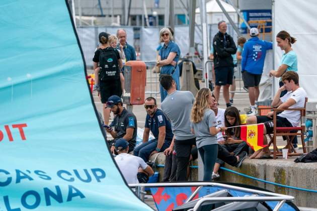 Les embarcacions no han pogut sortir a competir en el camp de regates a causa de la falta d'aire / Foto: America's Cup Les embarcacions no han pogut sortir a competir en el camp de regates a causa de la falta d'aire / Foto: America's Cup