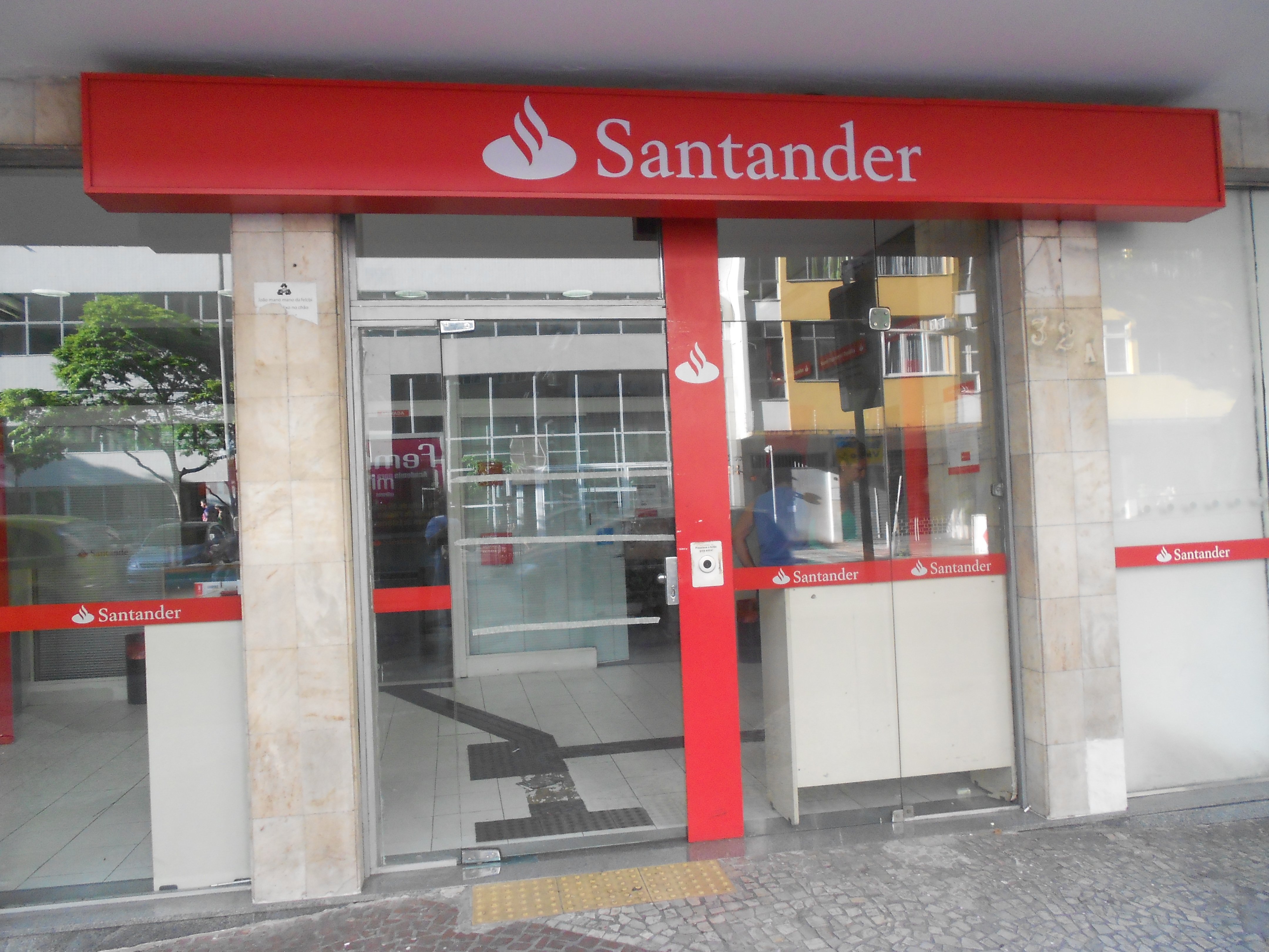 El Banco Santander afirma que se podría ver afectado por el proceso independentista