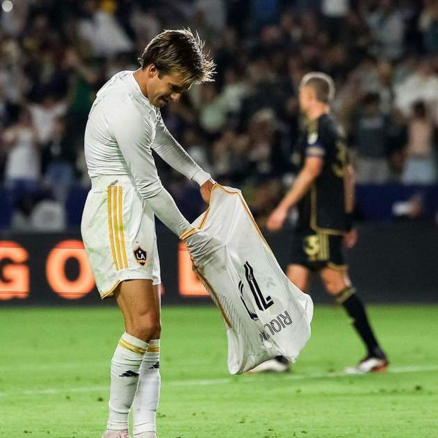 Riqui Puig haciendo de torero / Instagram Riqui Puig haciendo de torero / Instagram