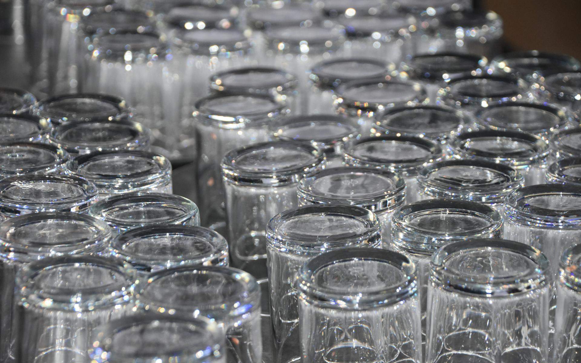 Despídete de los vasos desgastados: con este truco recuperarán todo el brillo