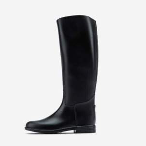 Bota d'equitació que està molt de moda Bota d'equitació que està molt de moda