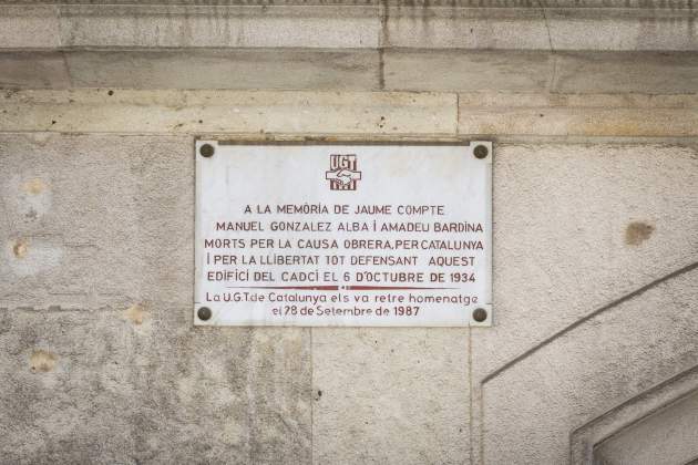 Edifici CADCI y placa commemoració socios muertos 1934 Jaume Cuenta / Foto: Carlos Baglietto Edifici CADCI y placa commemoració socios muertos 1934 Jaume Cuenta / Foto: Carlos Baglietto