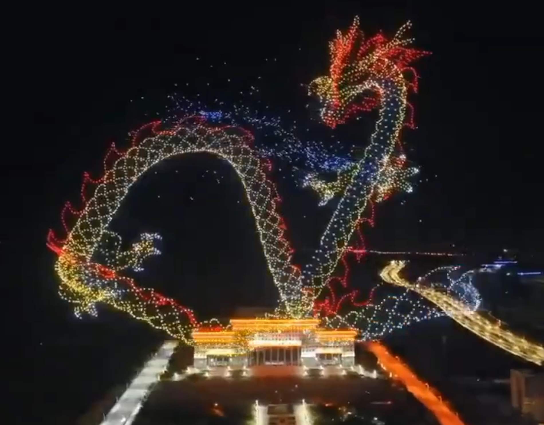 Els espectacles de drons es posen de moda a la Xina com a alternativa als focs artificials