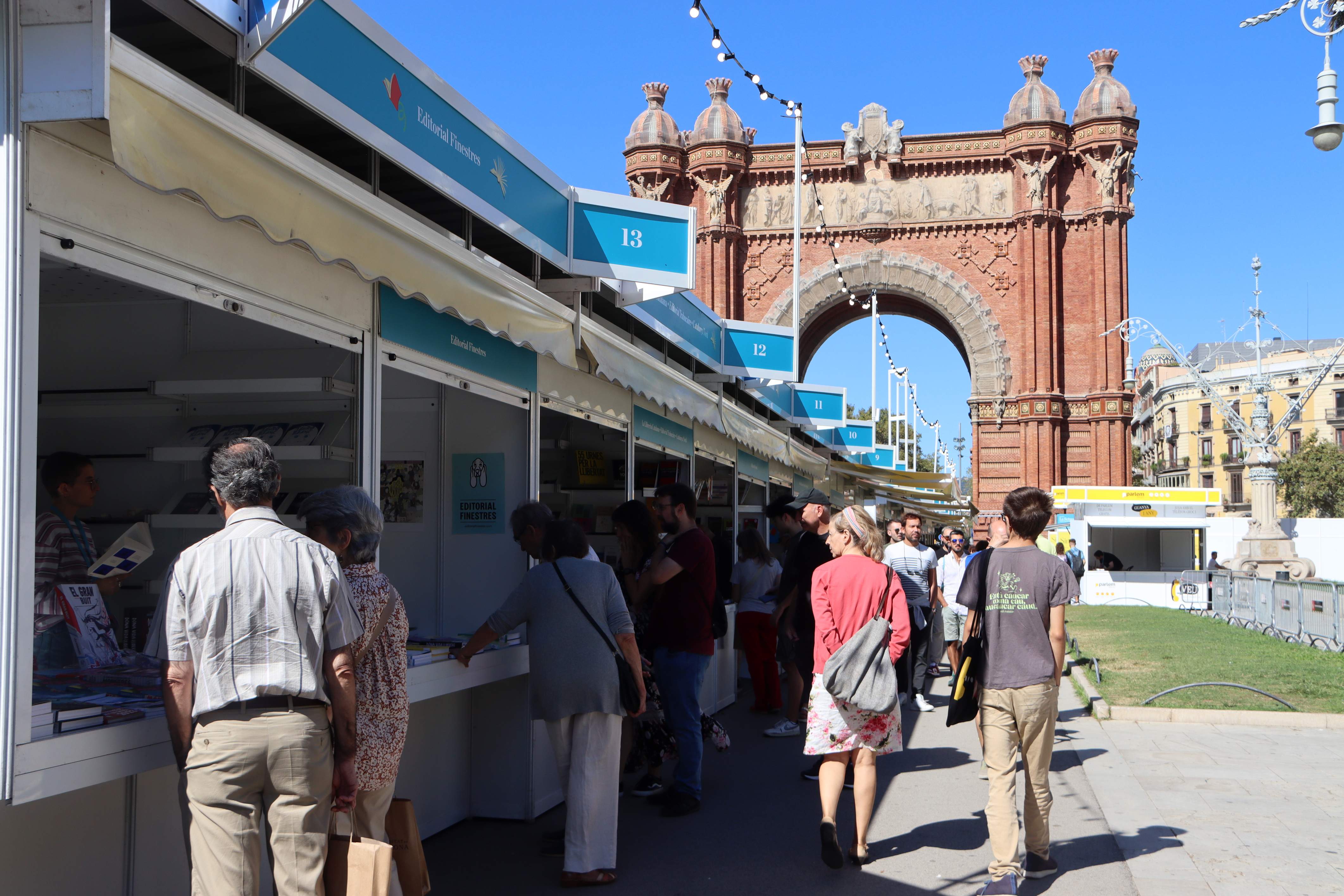La  Setmana del Llibre en Català cierra con un 20% más de ventas