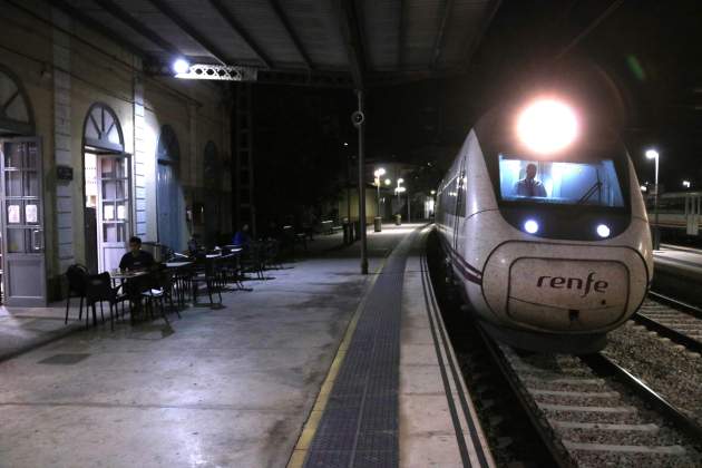 estación de Tortosa tren Adelante foto acn estación de Tortosa tren Adelante foto acn