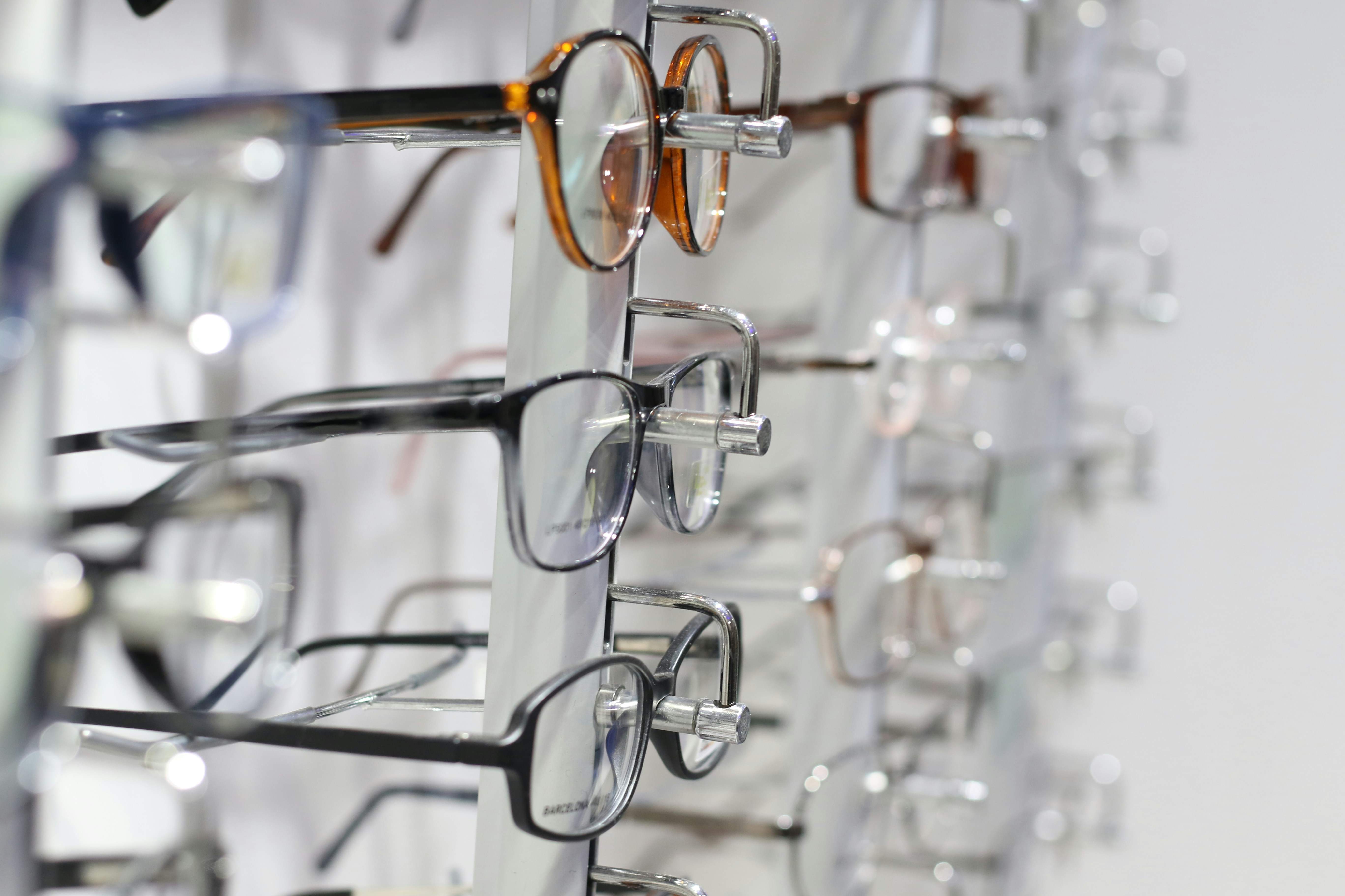 ¿Apruebas las ayudas para gafas o lentillas a los menores de 16 años?