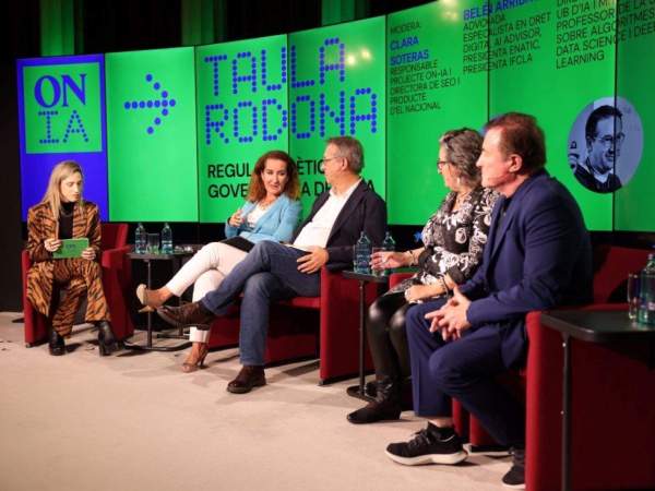 Mesa redonda sobre 'Regulaciò, Ética y Gobernanza de la IA Mesa redonda sobre 'Regulaciò, Ética y Gobernanza de la IA