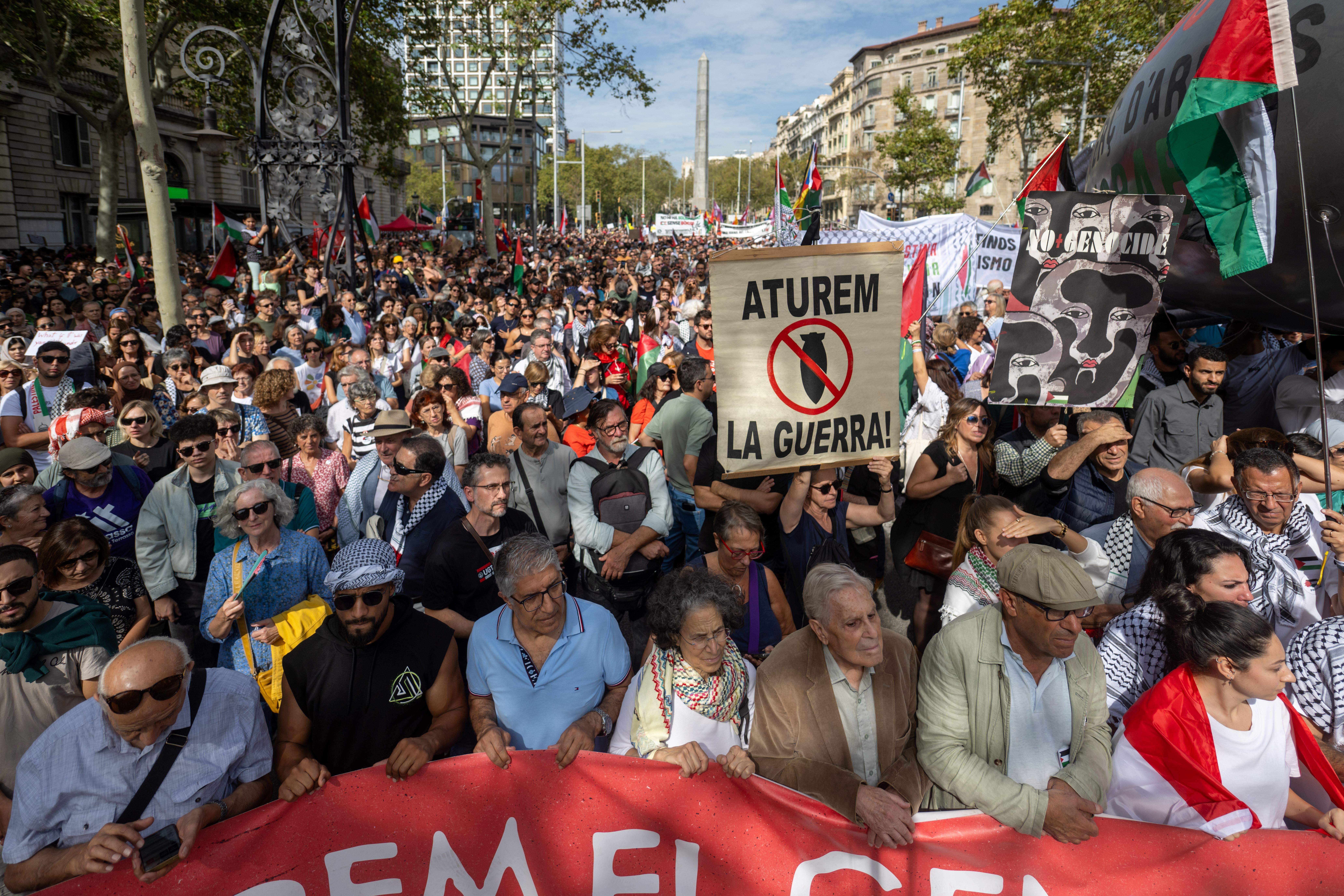 Milers de persones es manifesten a Barcelona en suport de Palestina i el Líban