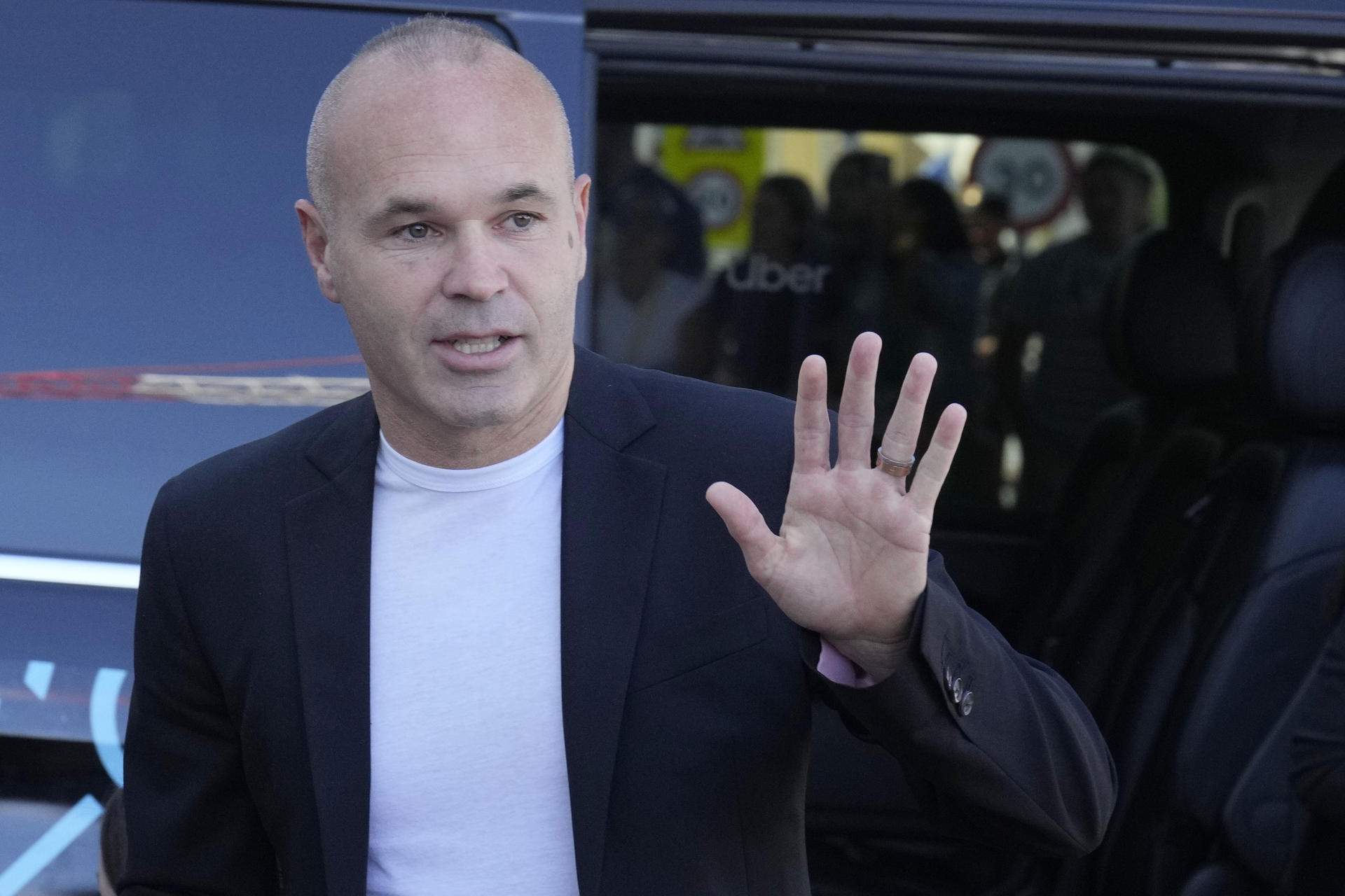 Andrés Iniesta troba a la zona més exclusiva i tranquil·la d'Eivissa, el lloc per estiuejar en família