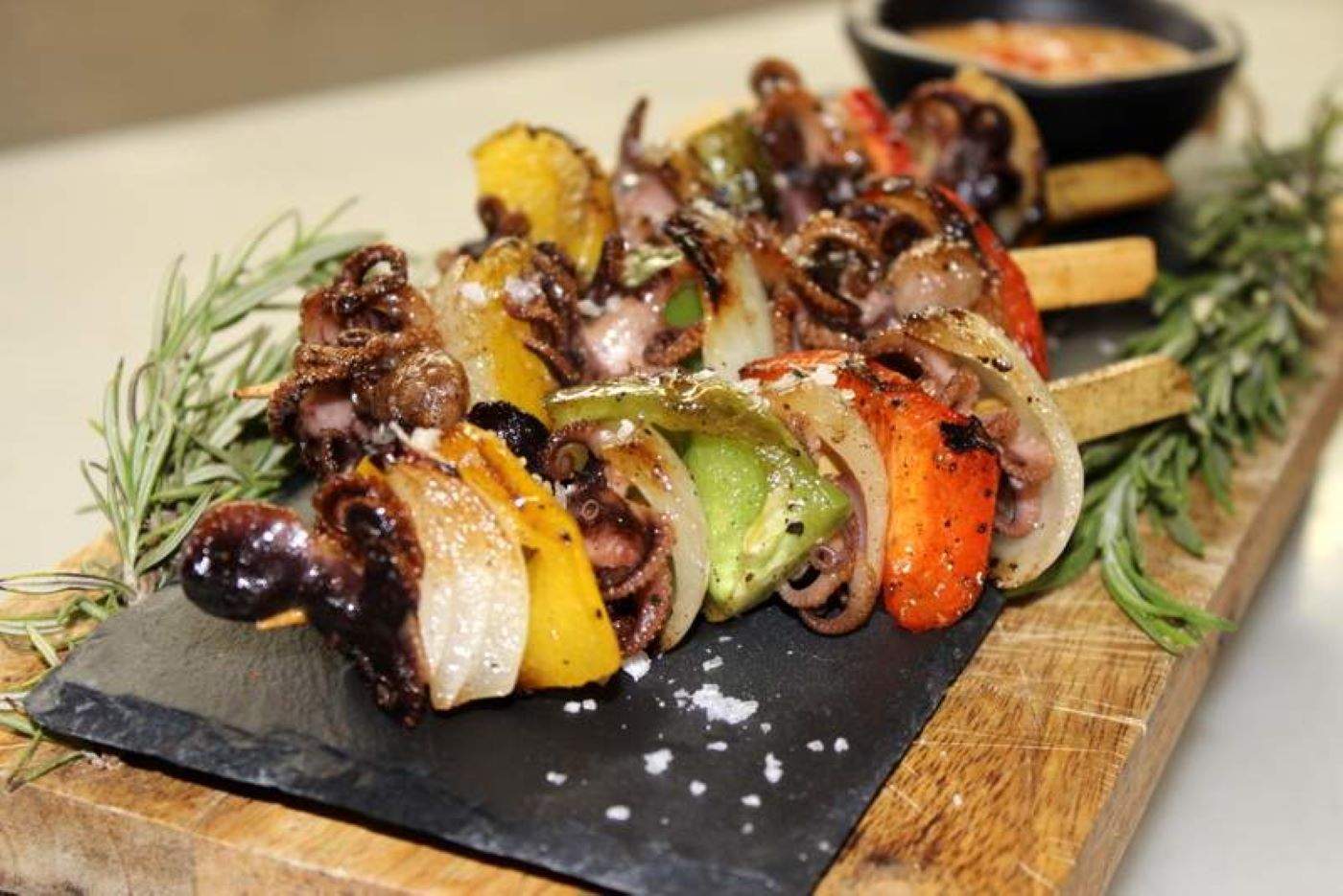 Broquetes de popets i verdura