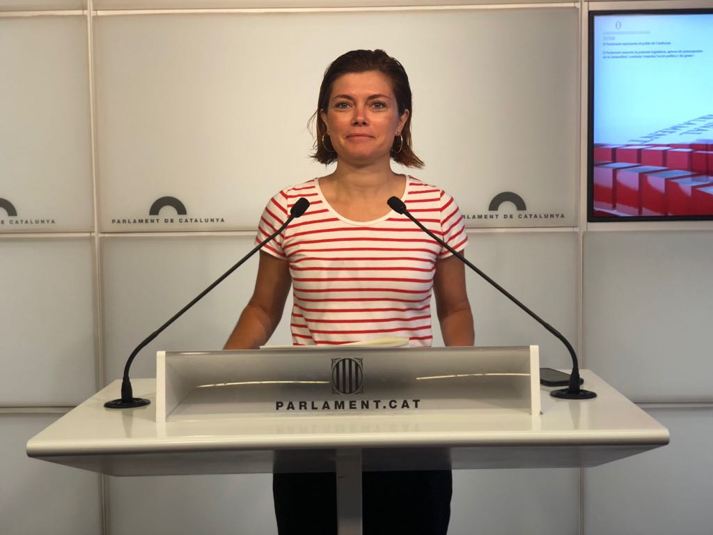 Alamany ve "agridulce" el traslado porque los presos deberían ser libres