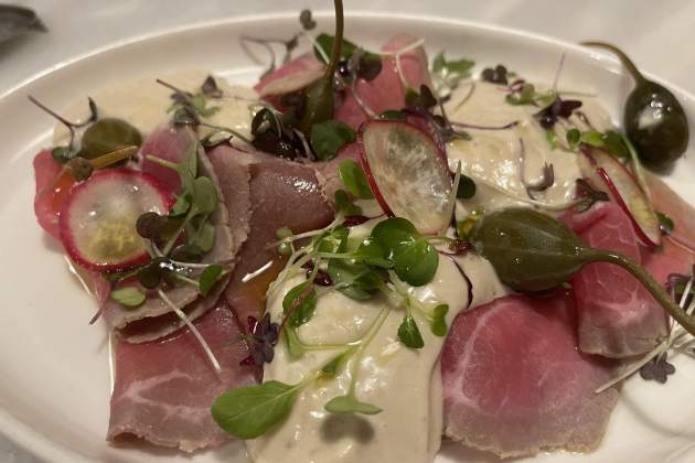 Vitello tonnato del restaurante Bronceo / Foto: Jordi Tubella Vitello tonnato del restaurante Bronceo / Foto: Jordi Tubella