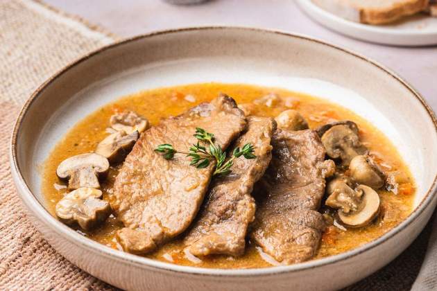 El fricandó ha vuelto con el auge del "slow food" / Foto: Unsplash El fricandó ha vuelto con el auge del "slow food" / Foto: Unsplash