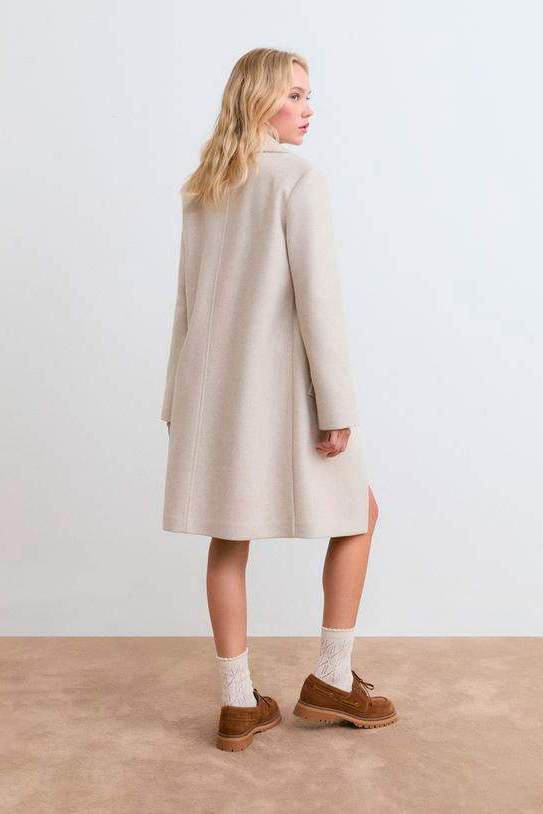 Abrigo midi botón tacto suave Abrigo midi botón tacto suave