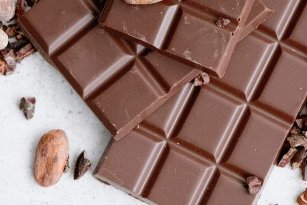 Haz tus bombones con chocolate y frutos secos / Foto: Unsplash Haz tus bombones con chocolate y frutos secos / Foto: Unsplash